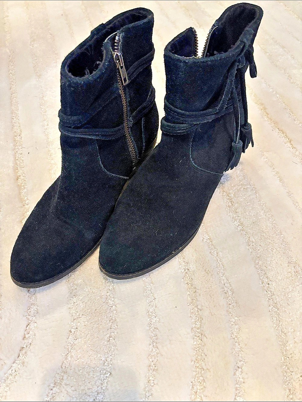 Minnetonka Ankle Boots Black Suede Tassel Heeled Booties